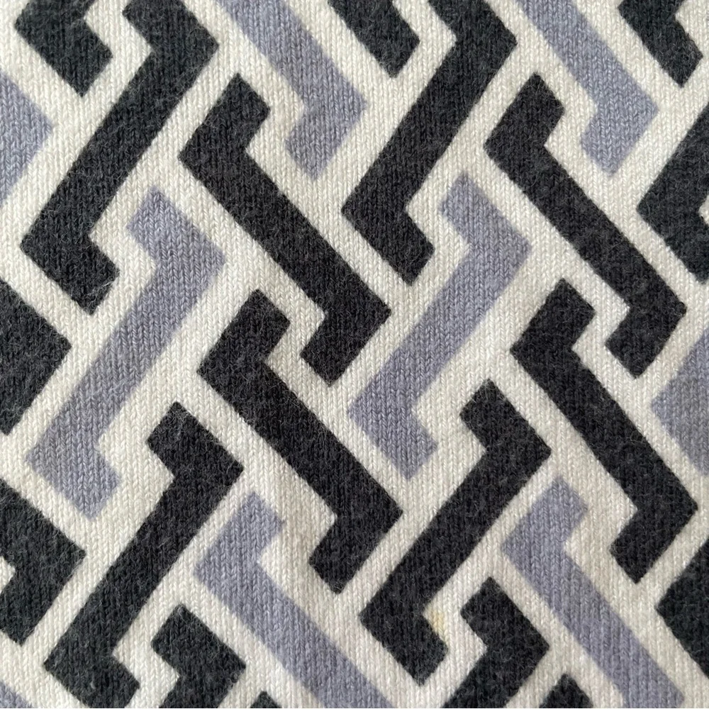 SOLD J. McLaughlin Sweater Womens Small White Blue Geometric Pattern Button Pul - Picture 2 of 10